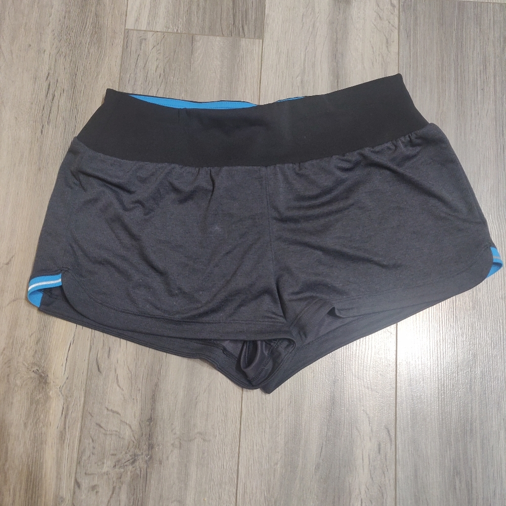 ✨️2FOR10✨️Adidas climachill shorts